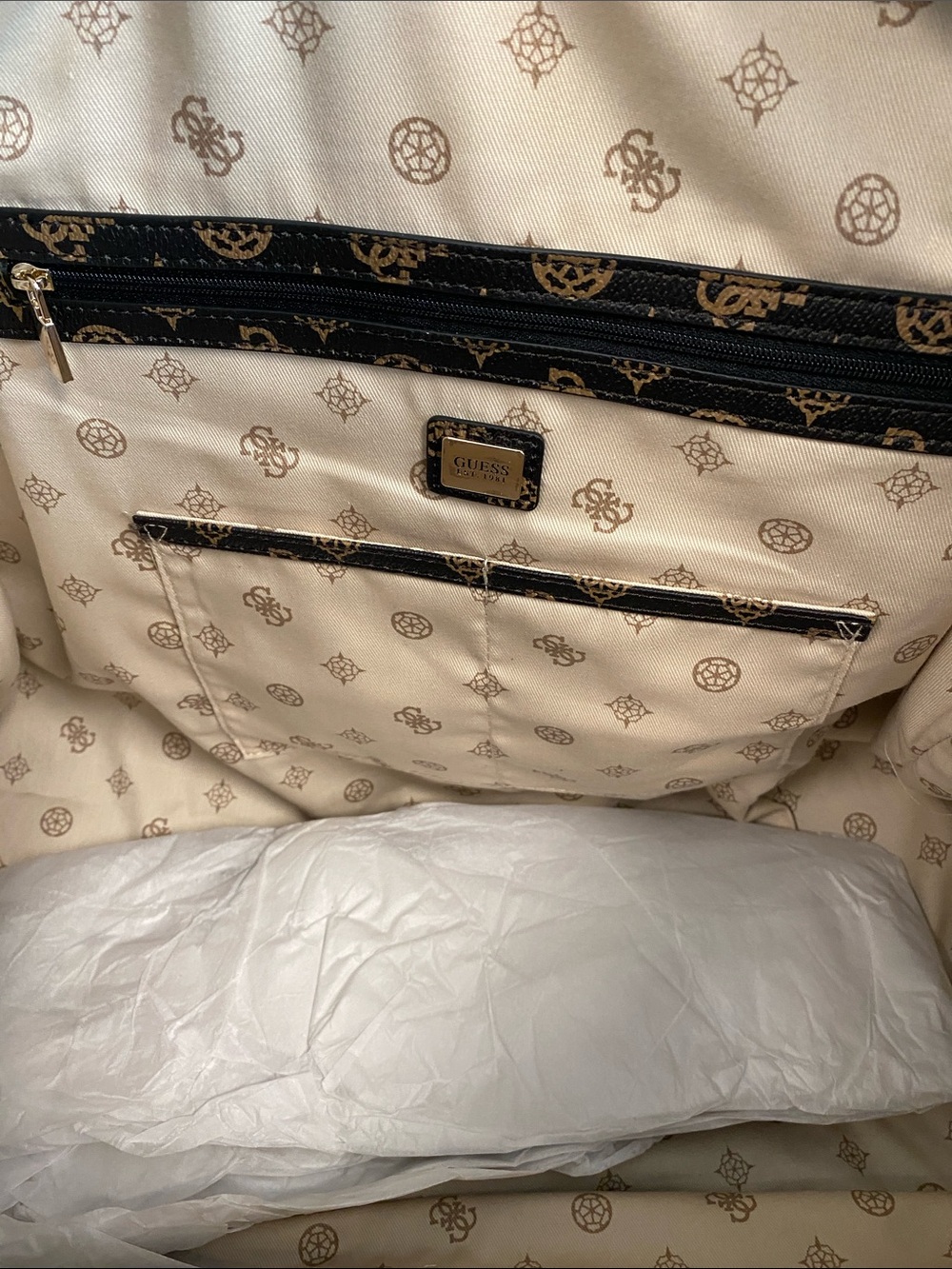 GUESS Wilder Weekender Duffel Bag 4G Peony Monogram Print - Picture 11 of 12